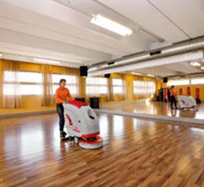 Seicom parquet e pavimenti sportivi pulizia e manutenzione Lavare il parquet