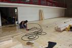Alleghe (Belluno) Veneto - nuovo parquet sportivo elastico per il palasport di Caprile. Dal sintetico al parquet